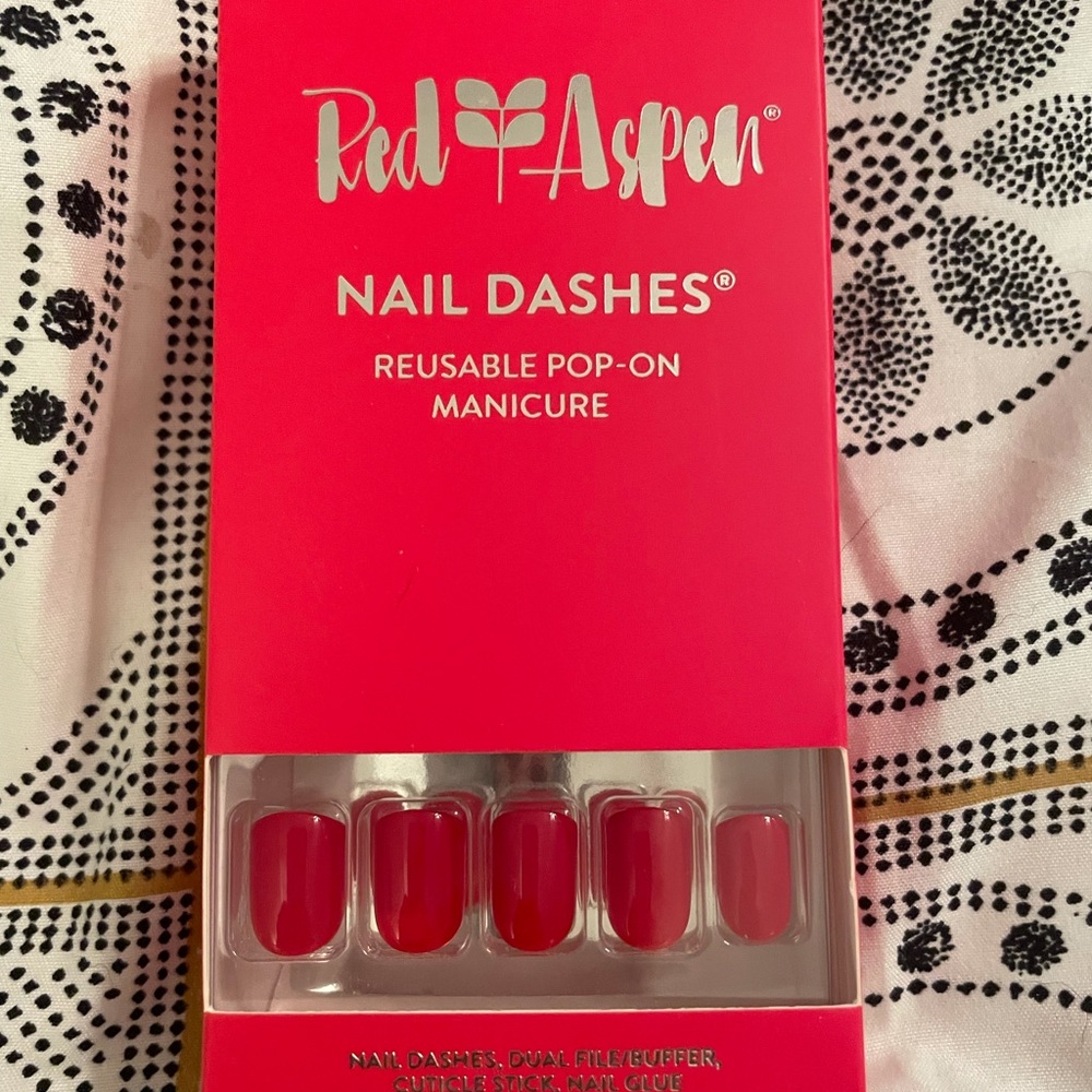 Red Aspen Nail Dashes